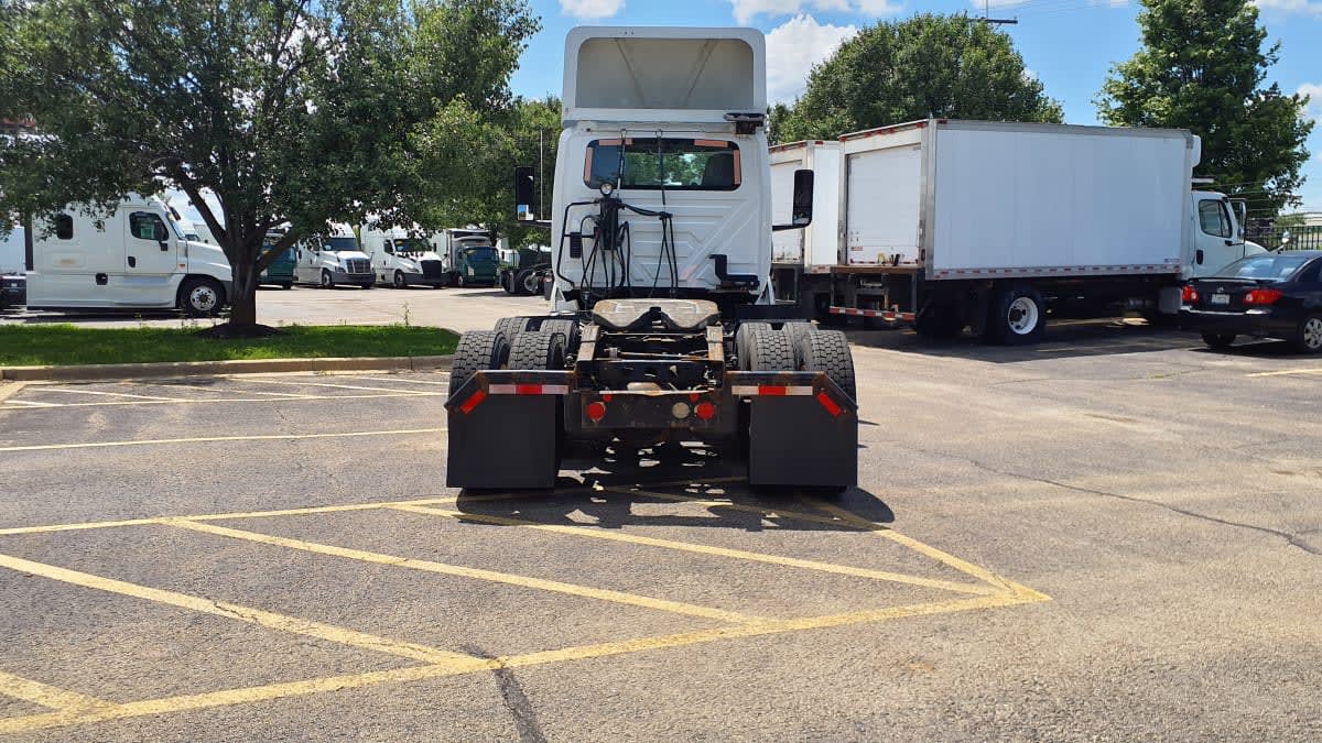 2019 International LT in Bolingbrook, IL — photo 5