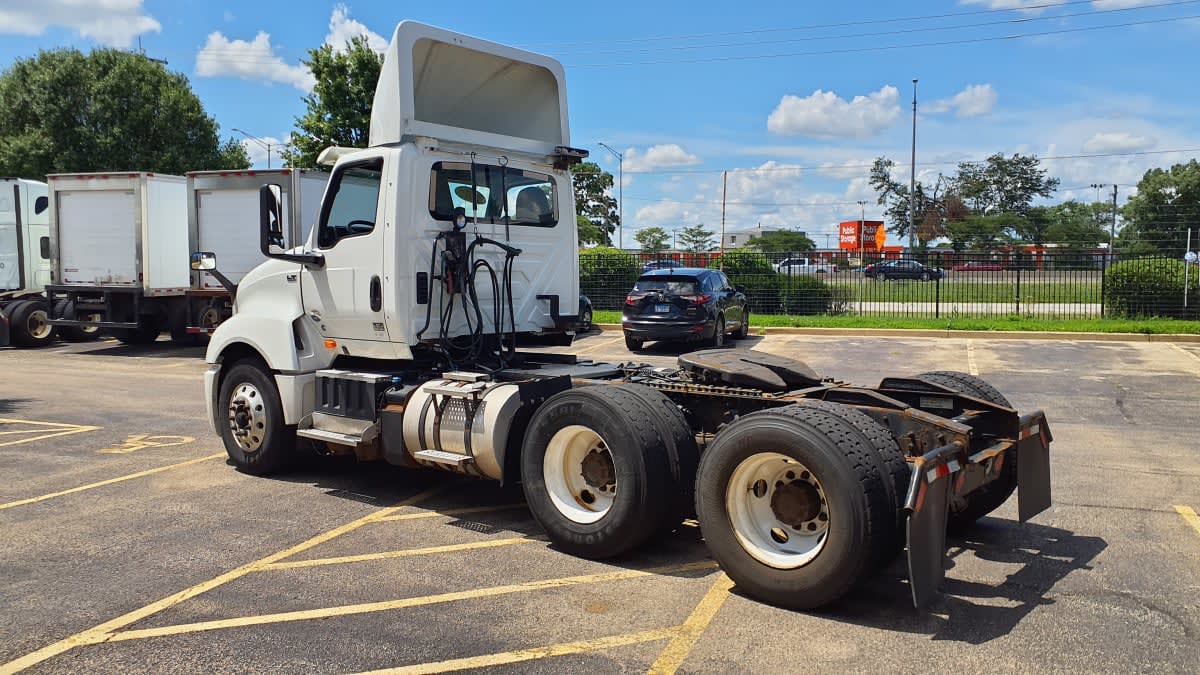 2019 International LT in Bolingbrook, IL — photo 6