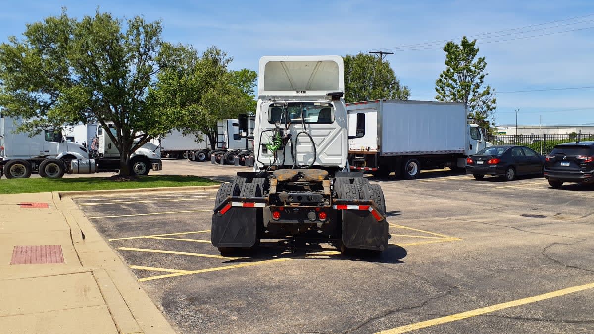 2019 Navistar International LT625 DAYCAB T/A 303138