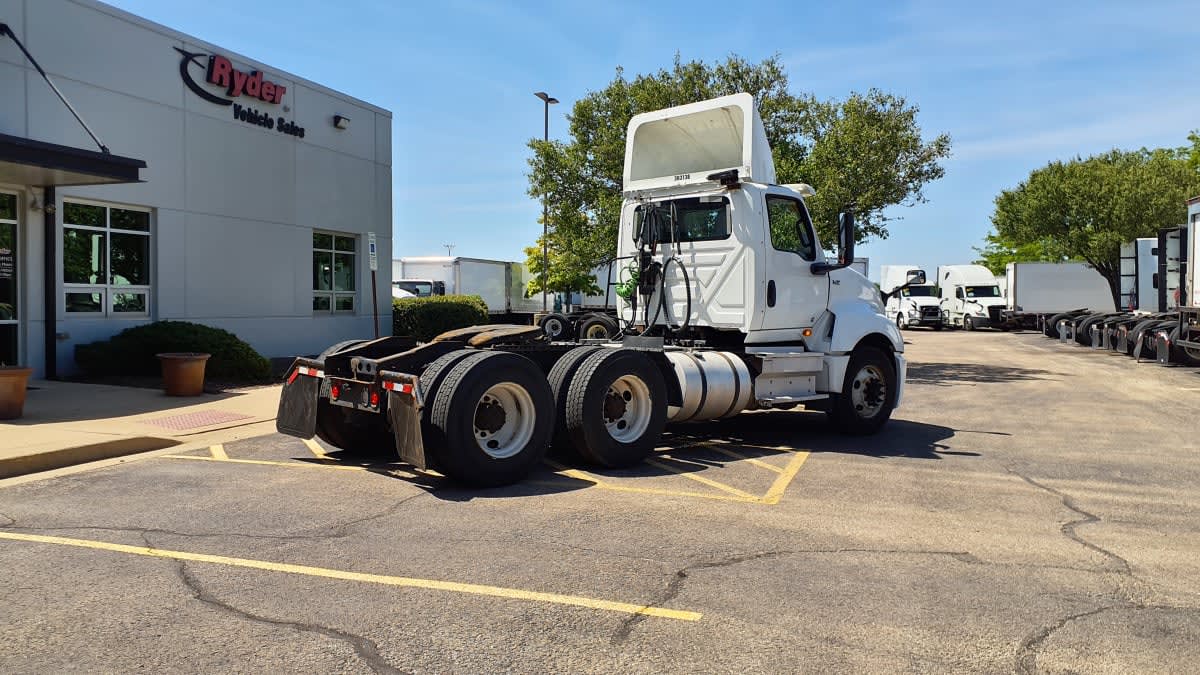 2019 Navistar International LT625 DAYCAB T/A 303138
