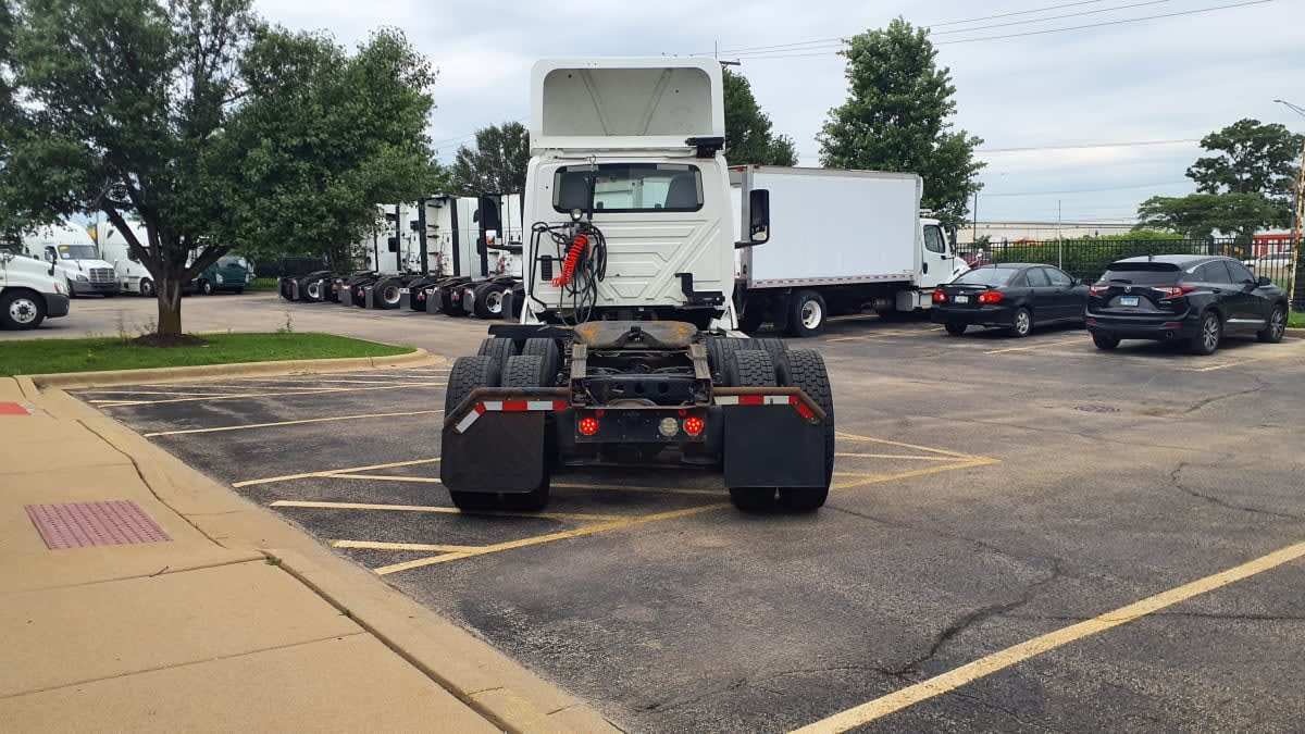2019 International LT in Bolingbrook, IL — photo 5