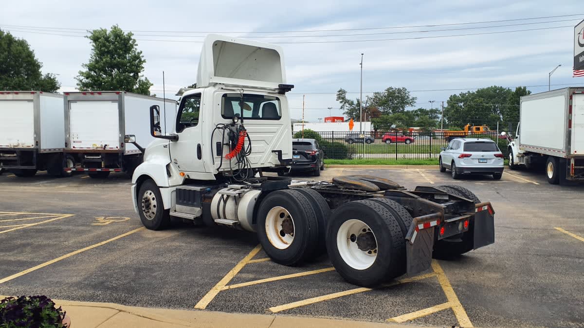 2019 International LT in Bolingbrook, IL — photo 6