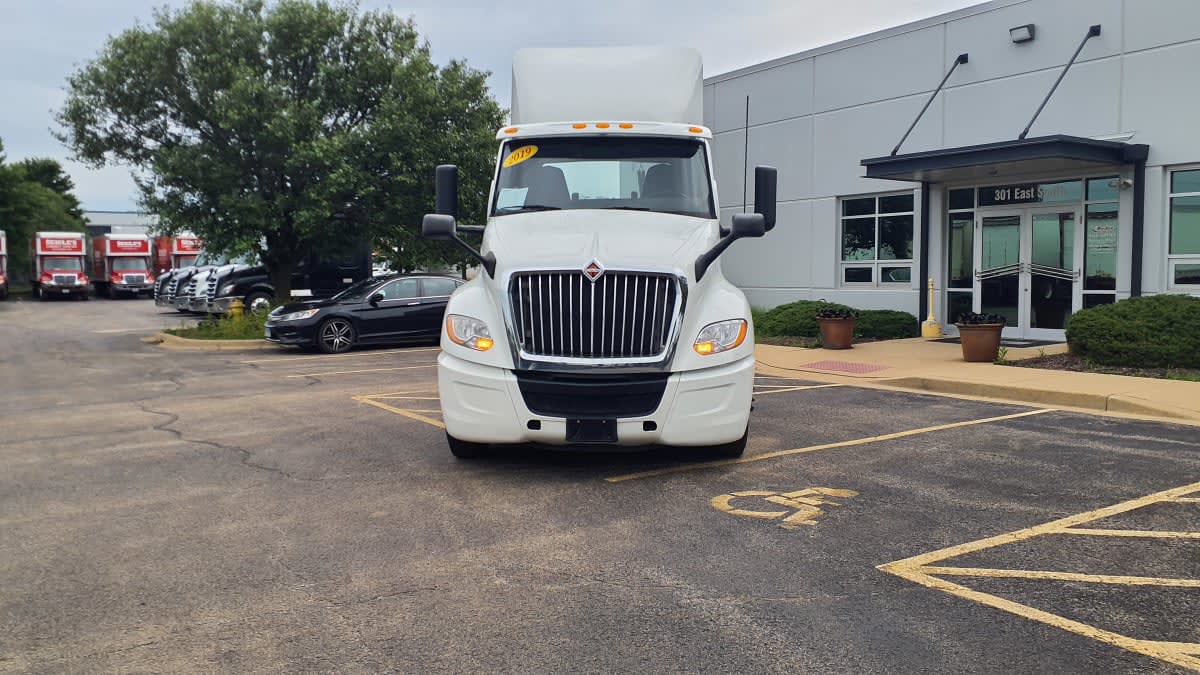 2019 International LT in Bolingbrook, IL — photo 2