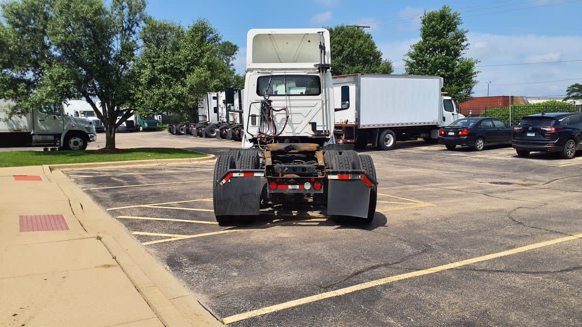 2019 International LT in Bolingbrook, IL — photo 5
