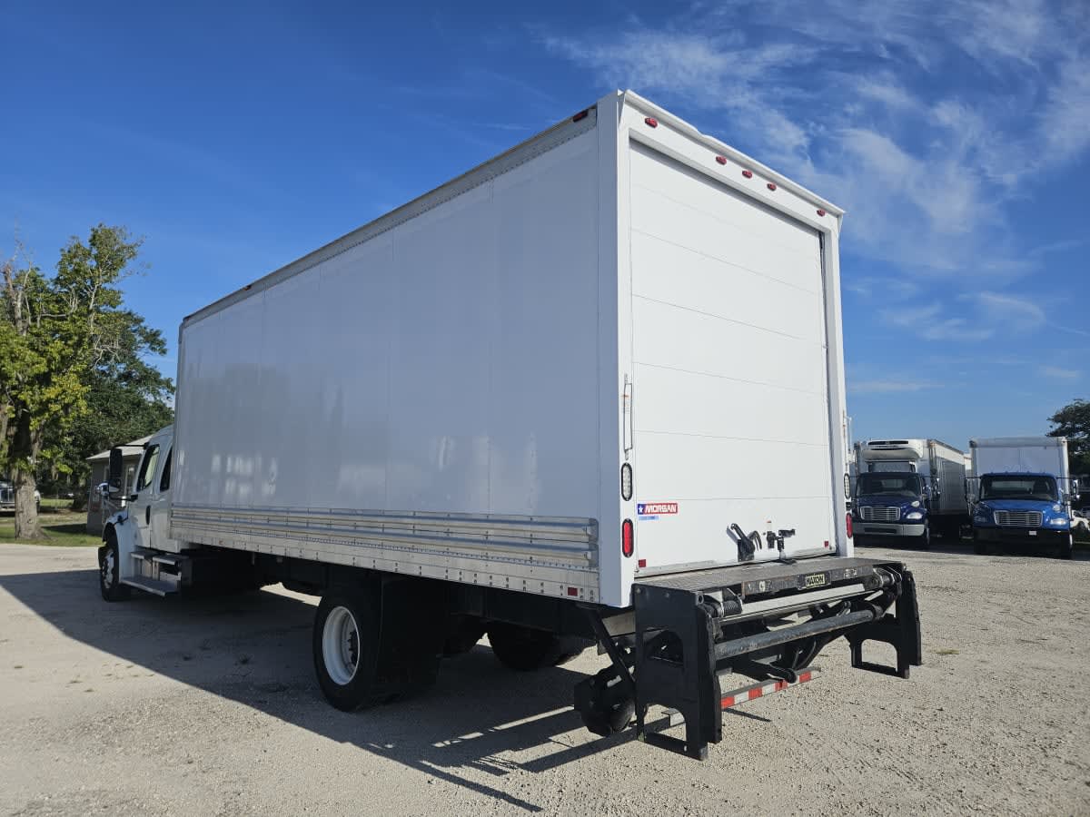 2015 Freightliner M2 106 303618