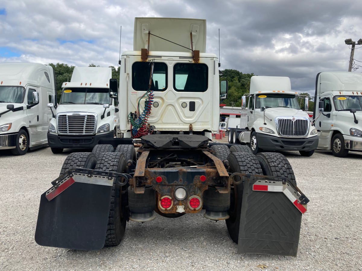 2015 Freightliner/Mercedes CASCADIA 125 303989