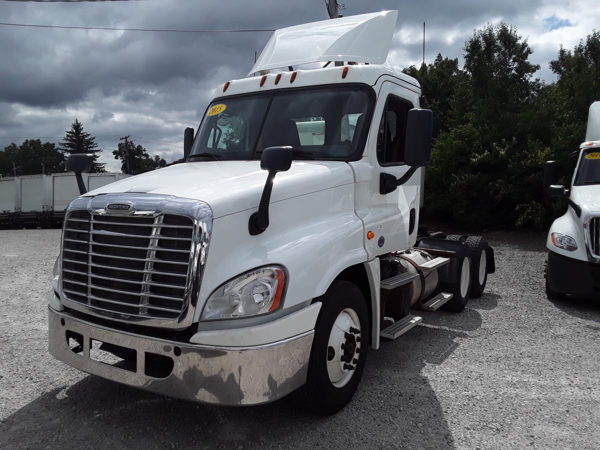 2015 Freightliner/Mercedes CASCADIA 125 303989