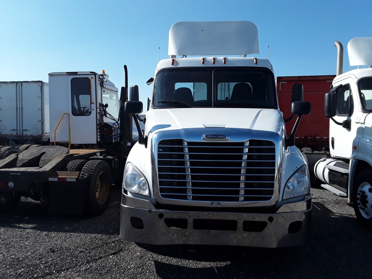 2014 Freightliner/Mercedes CASCADIA 125 304217