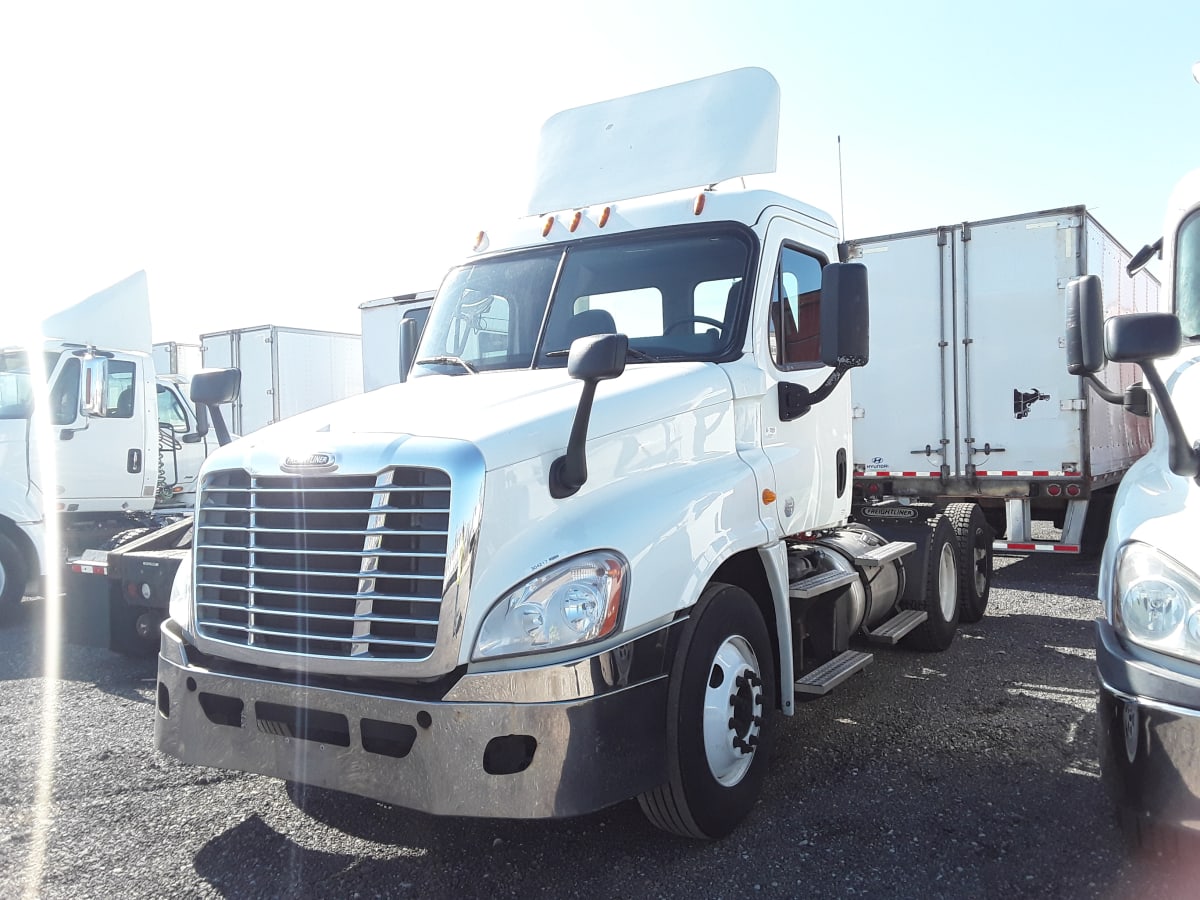 2014 Freightliner/Mercedes CASCADIA 125 304217