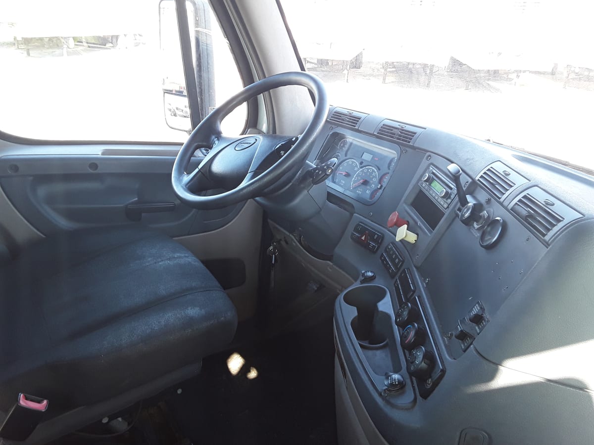 2014 Freightliner/Mercedes CASCADIA 125 304217