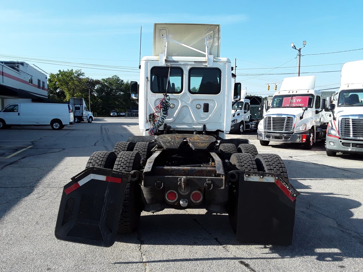 2015 Freightliner/Mercedes CASCADIA 125 304538