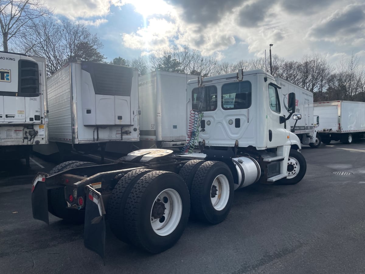 2015 Freightliner/Mercedes CASCADIA 125 304992