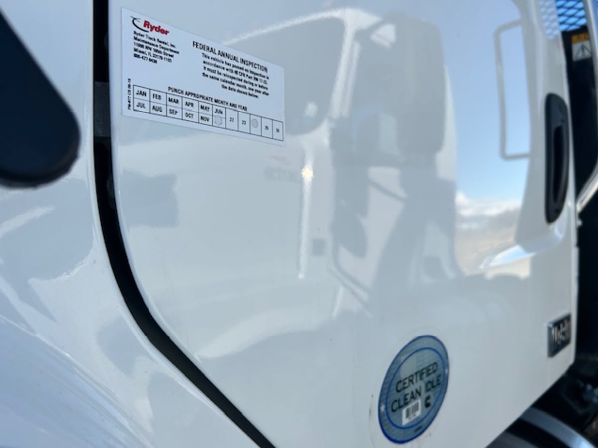 2015 Freightliner/Mercedes 108SD 305405