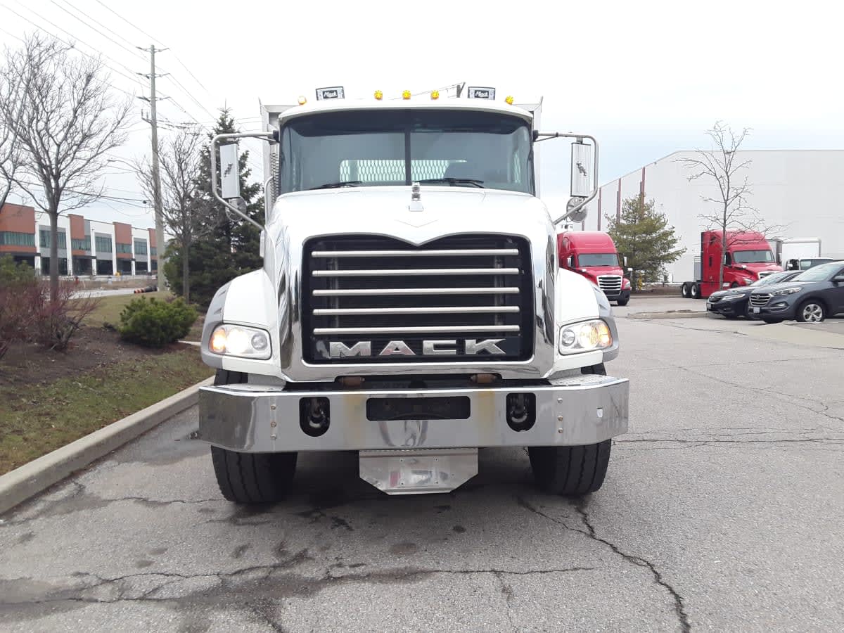 2014 Mack Trucks, Inc. GU813 307317
