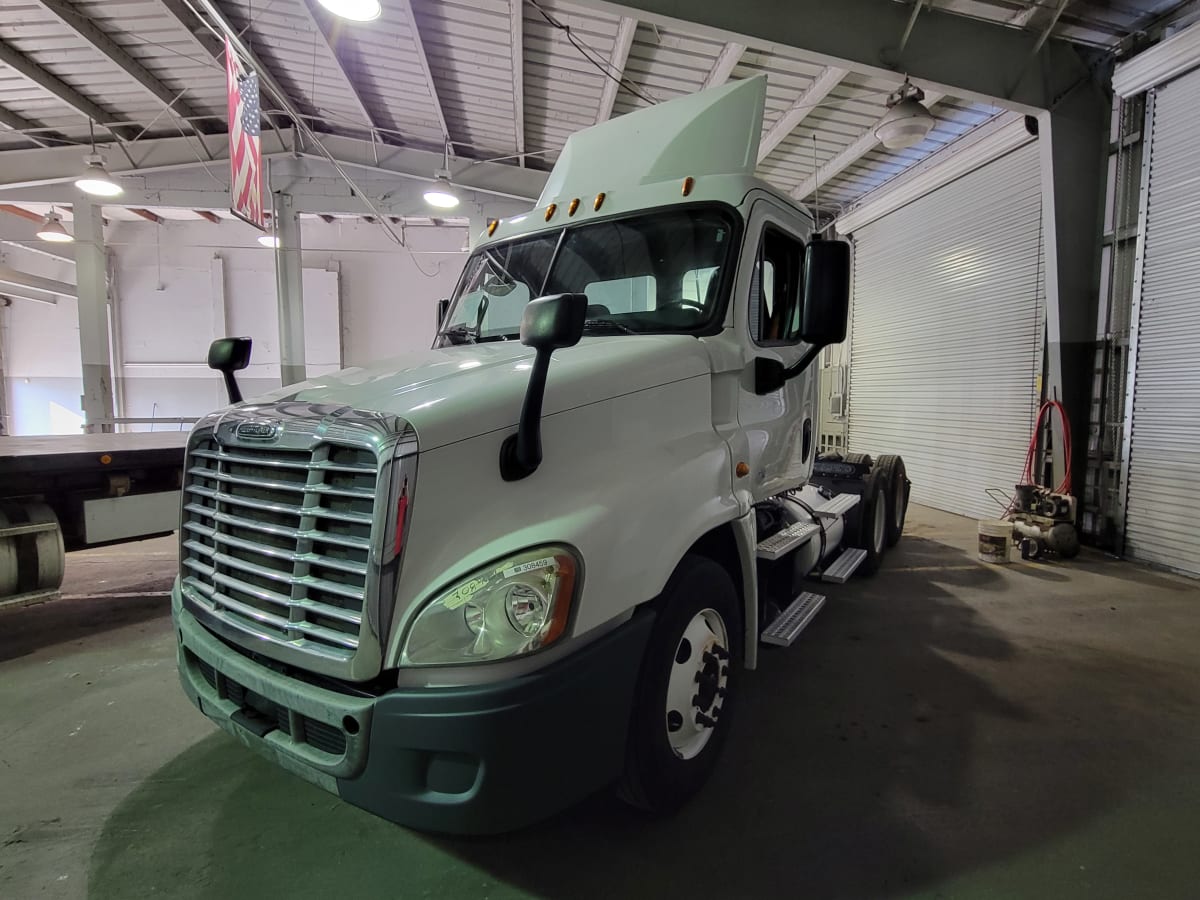 Freightliner/Mercedes CASCADIA 125 VEH-308459