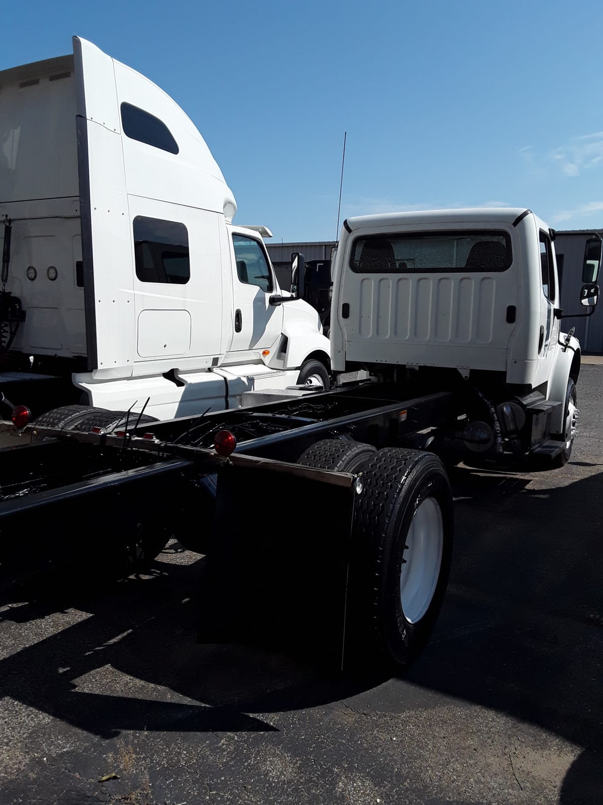 2015 Freightliner/Mercedes M2 106 308905