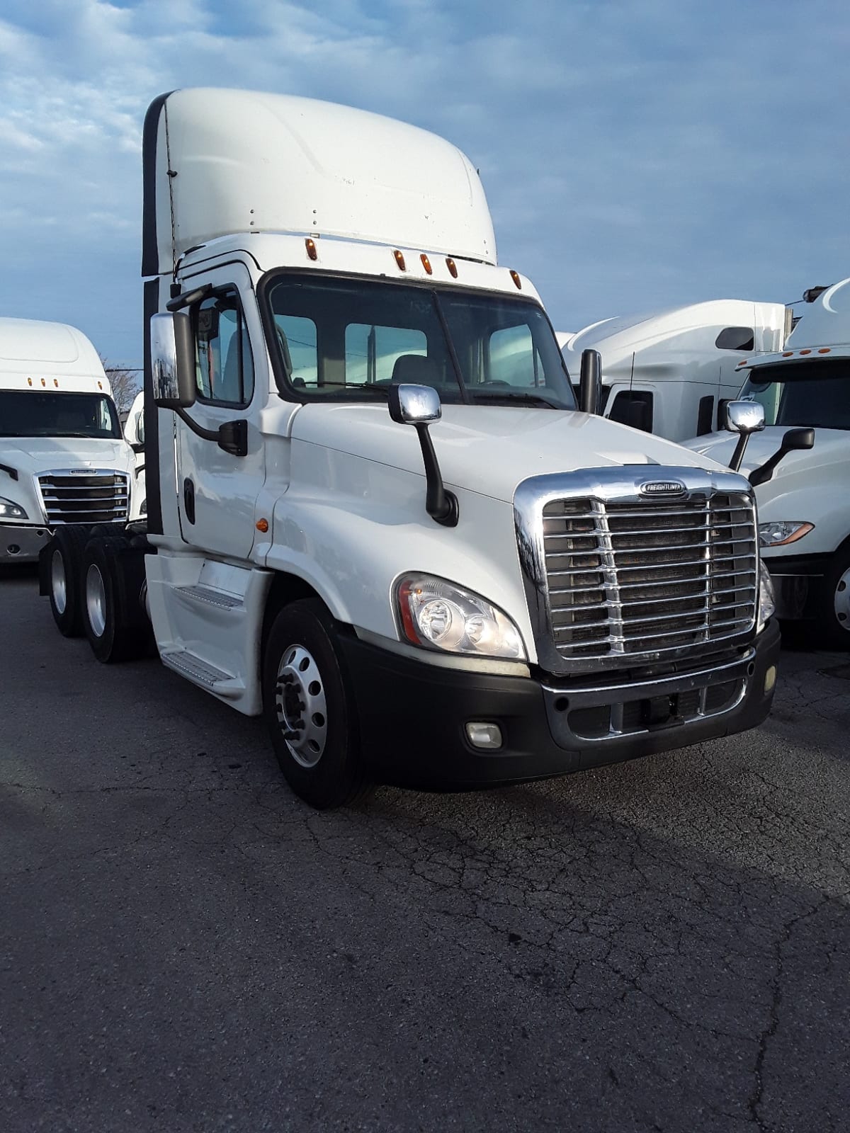 2015 Freightliner/Mercedes CASCADIA 125 308957