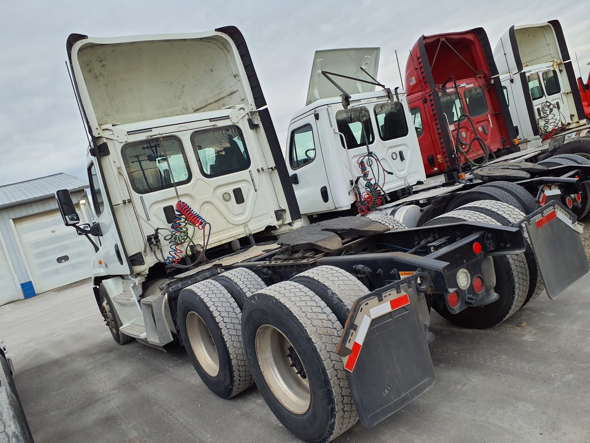 2015 Freightliner/Mercedes CASCADIA 125 308958