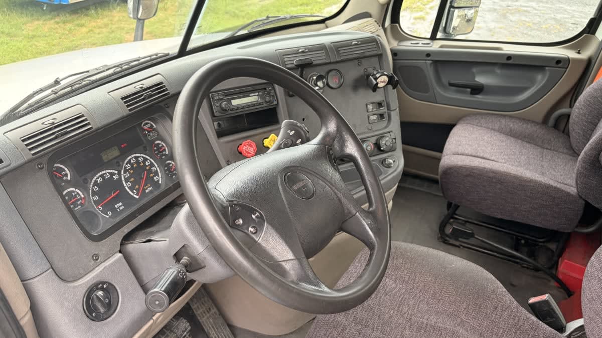 2015 Freightliner Cascadia in Toa Baja, Puerto Rico — photo 7