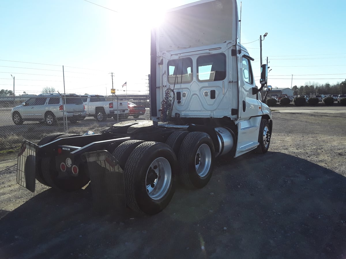 2015 Freightliner/Mercedes CASCADIA 125 309334