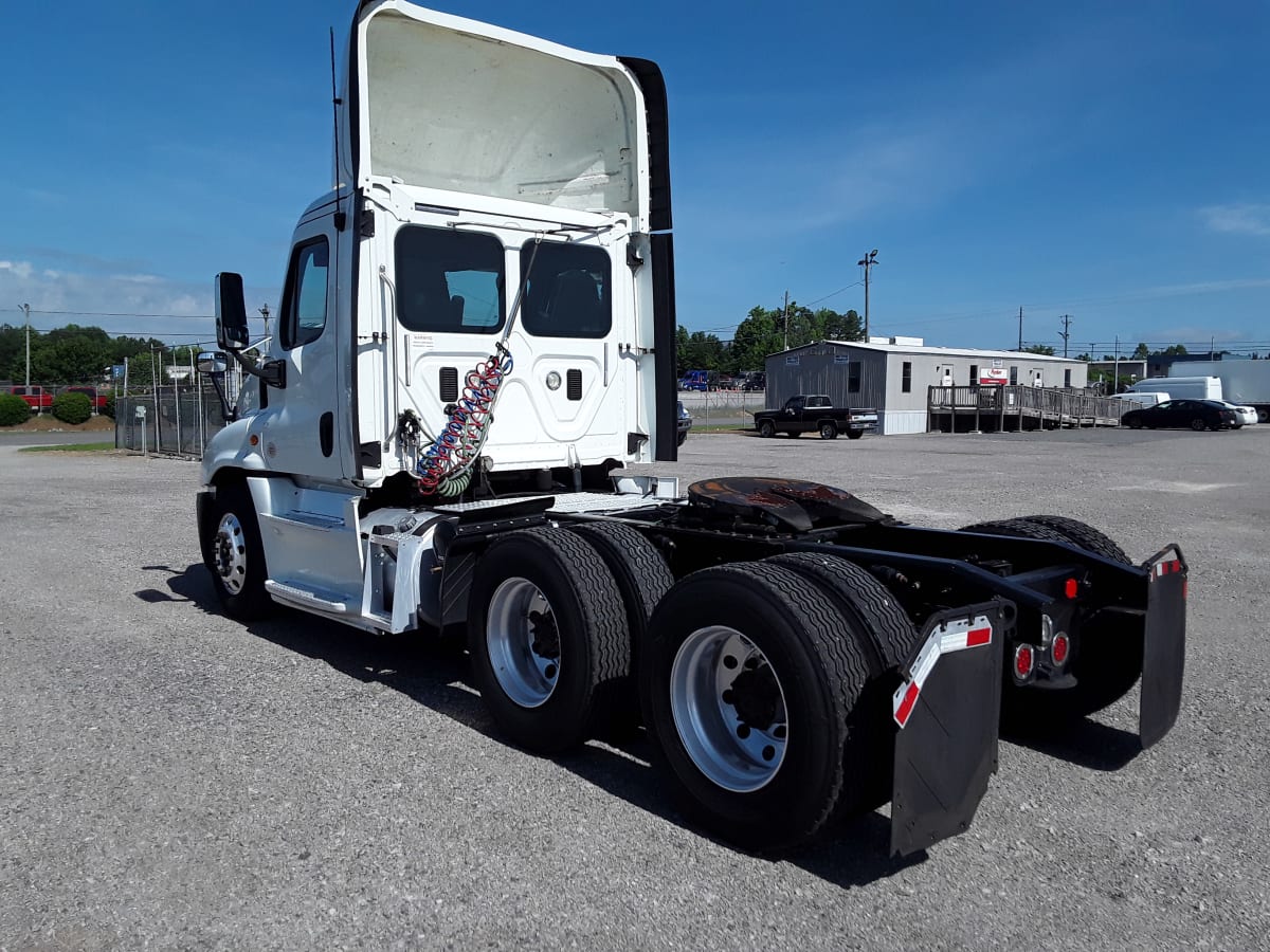 2015 Freightliner/Mercedes CASCADIA 125 309335