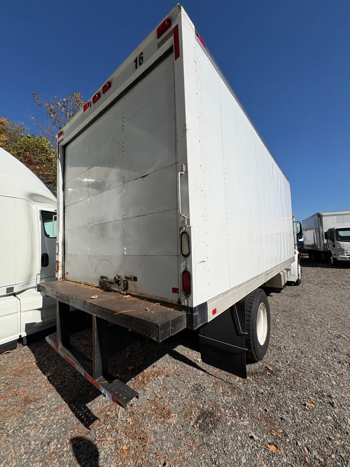 2015 Freightliner/Mercedes M2 106 310085