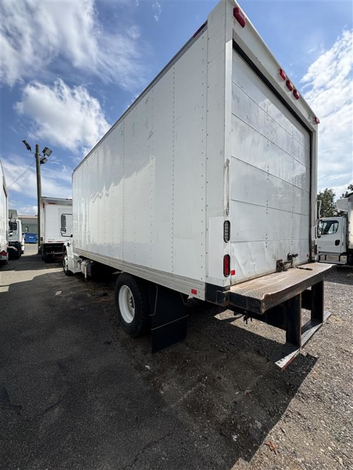 2015 Freightliner M2 106 310086
