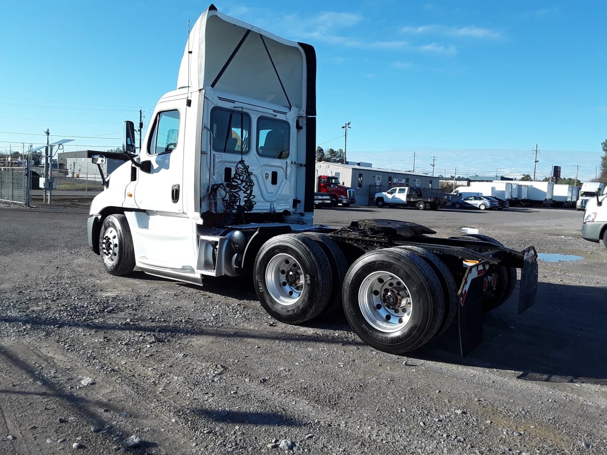 2015 Freightliner/Mercedes CASCADIA 125 310109