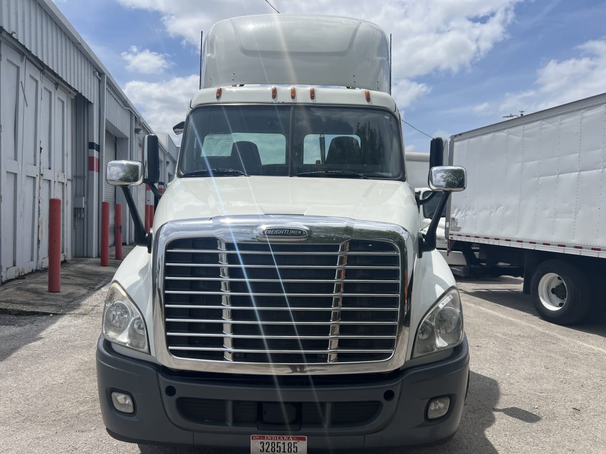 2015 Freightliner/Mercedes CASCADIA 125 310110