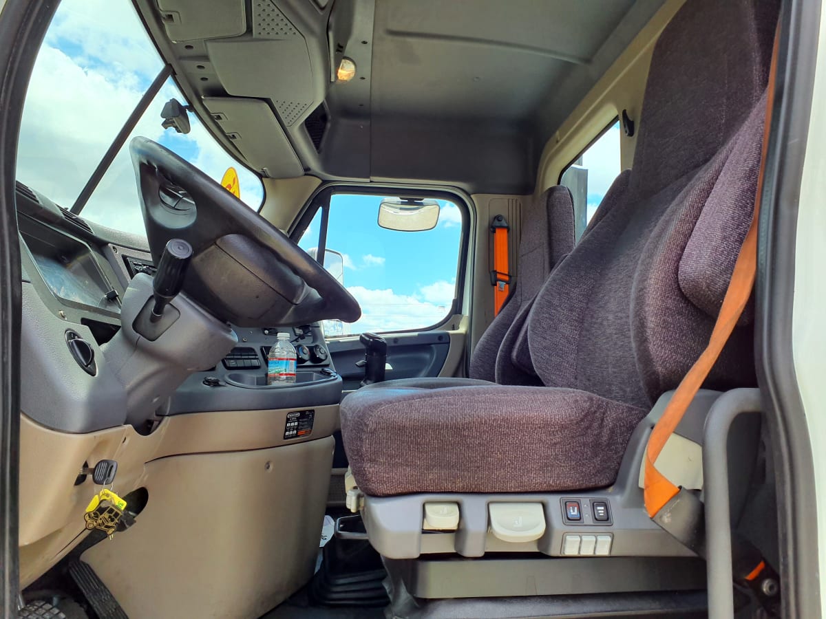 2015 Freightliner/Mercedes CASCADIA 125 310111