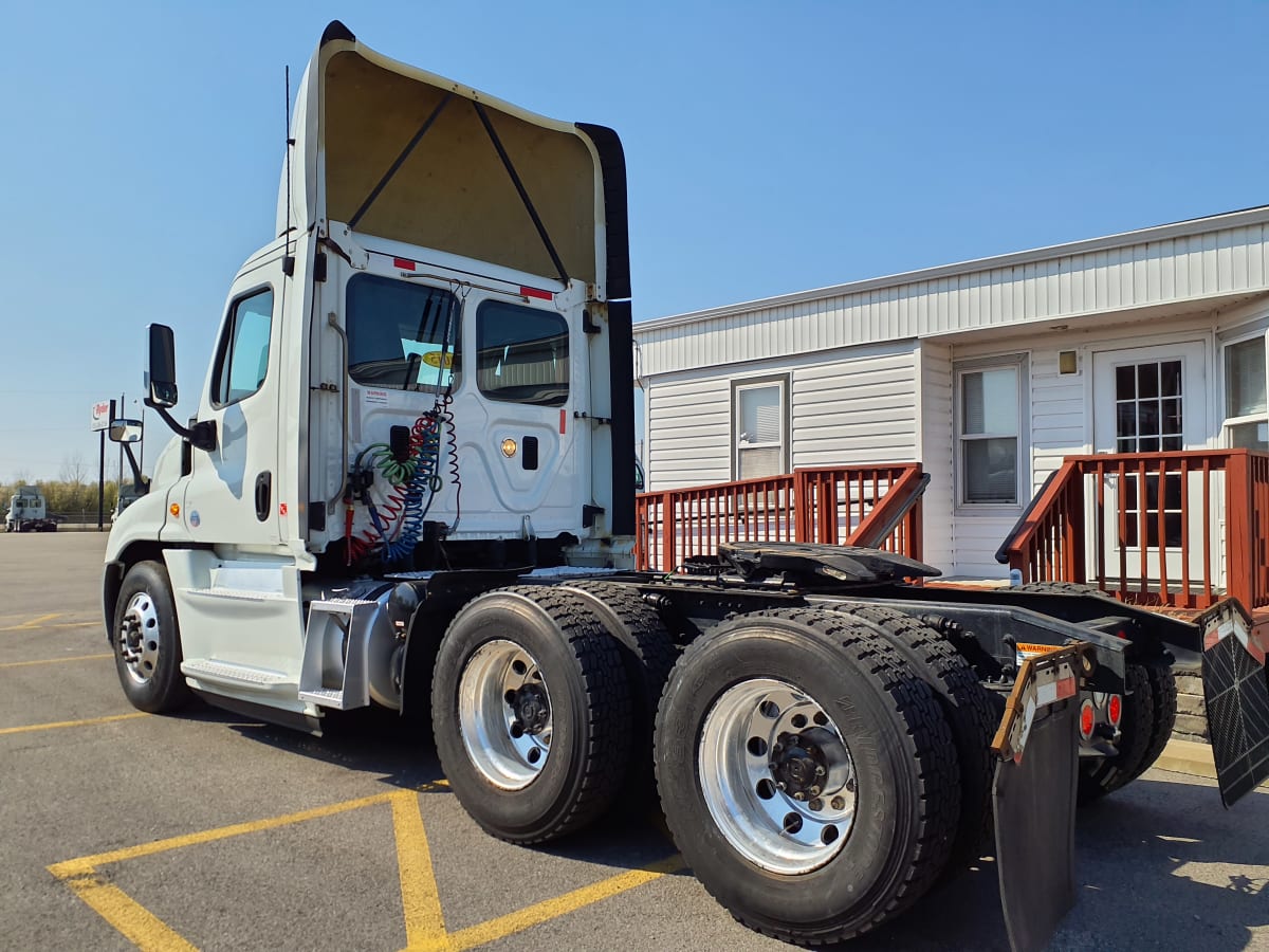 2015 Freightliner/Mercedes CASCADIA 125 310112