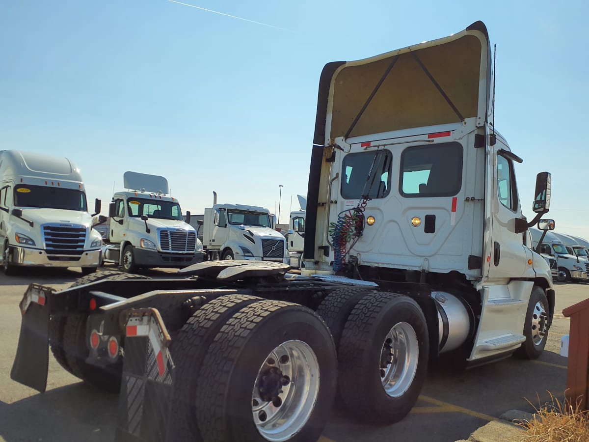 2015 Freightliner/Mercedes CASCADIA 125 310112