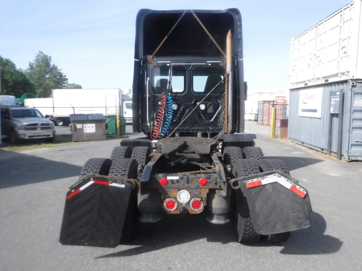 2015 Freightliner/Mercedes CASCADIA 125 311319