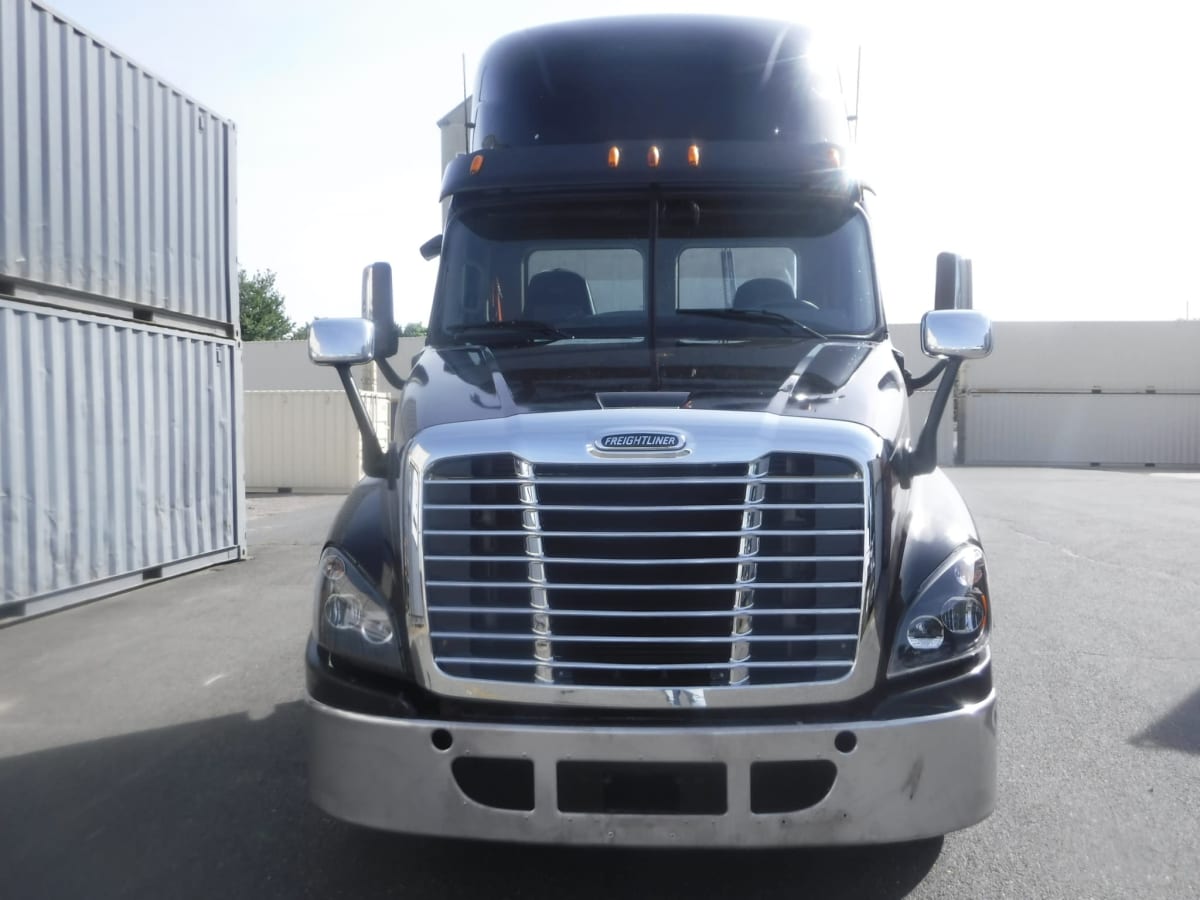 2015 Freightliner/Mercedes CASCADIA 125 311319