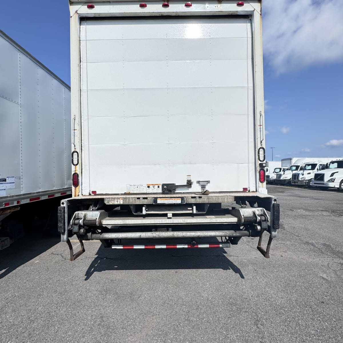 2015 Freightliner/Mercedes M2 106 311398