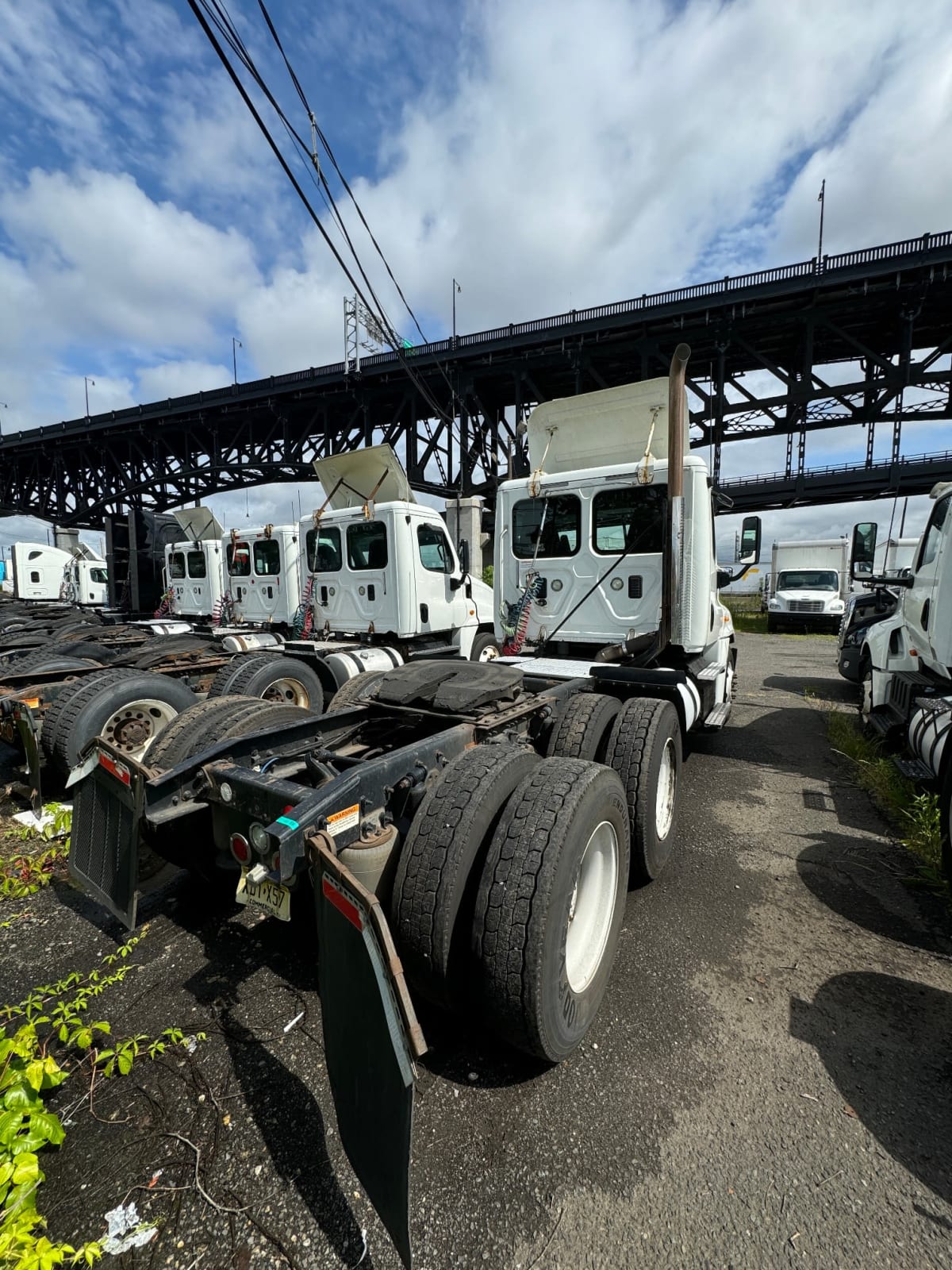 2014 Freightliner/Mercedes CASCADIA 125 311466