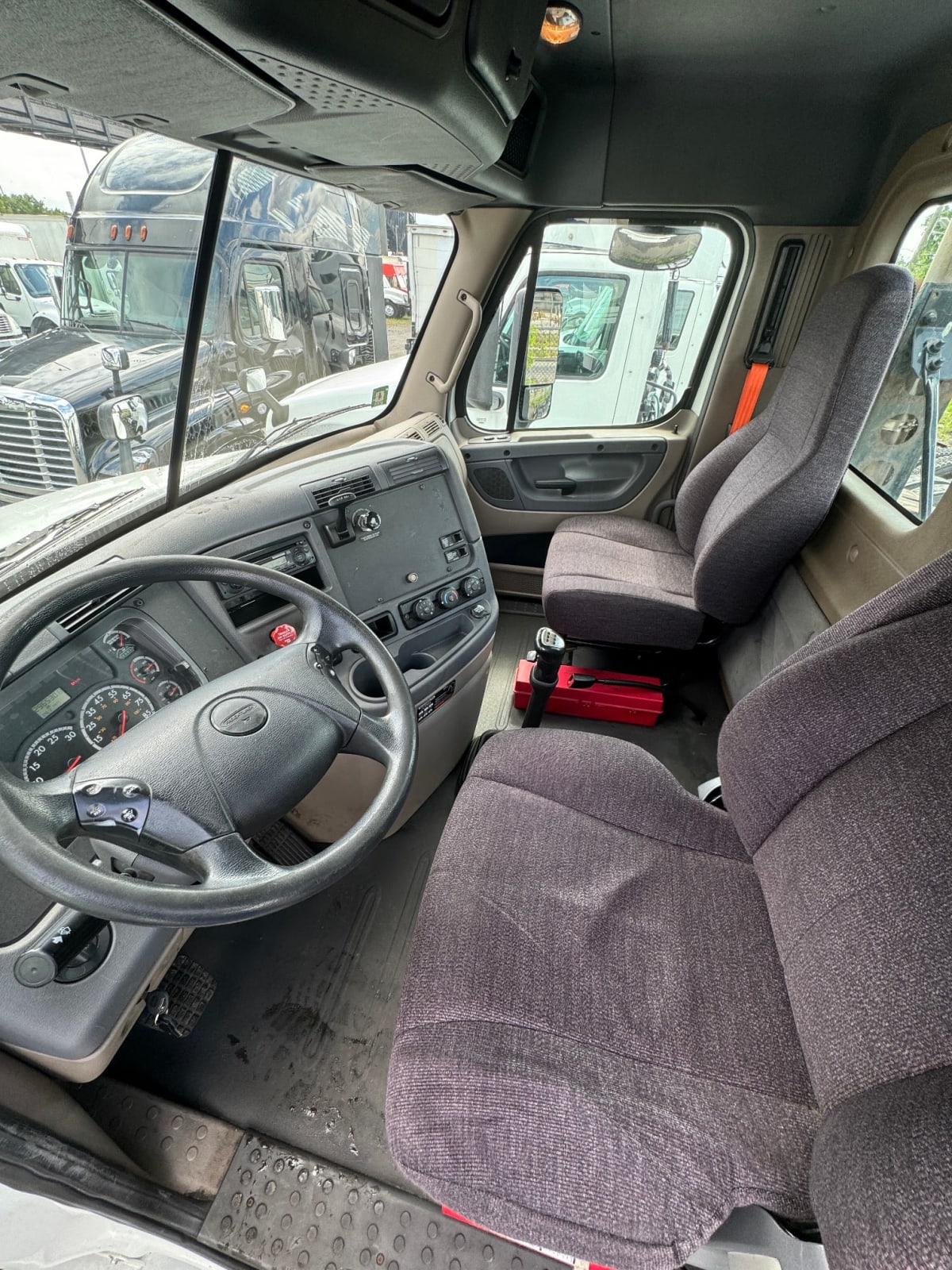 2014 Freightliner/Mercedes CASCADIA 125 311466