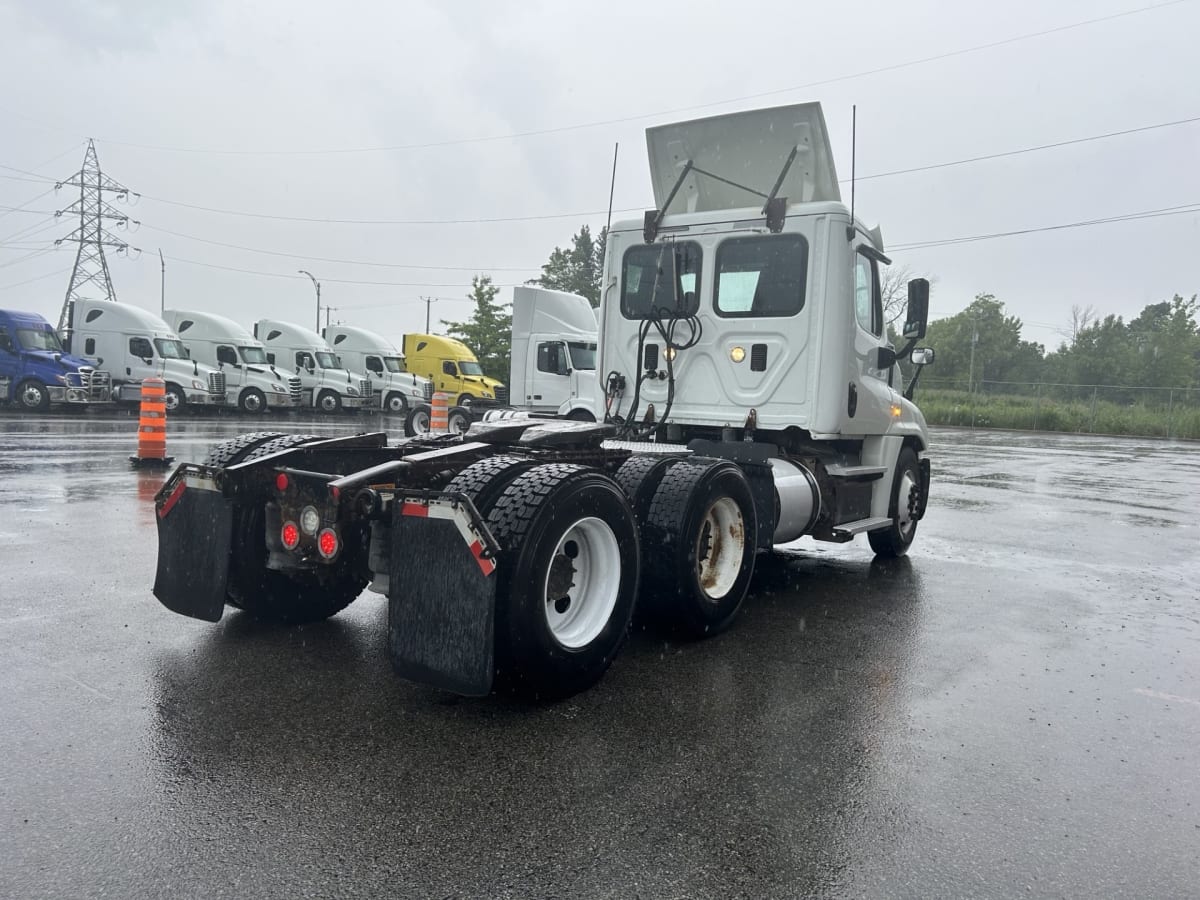 2015 Freightliner/Mercedes CASCADIA 125 311526