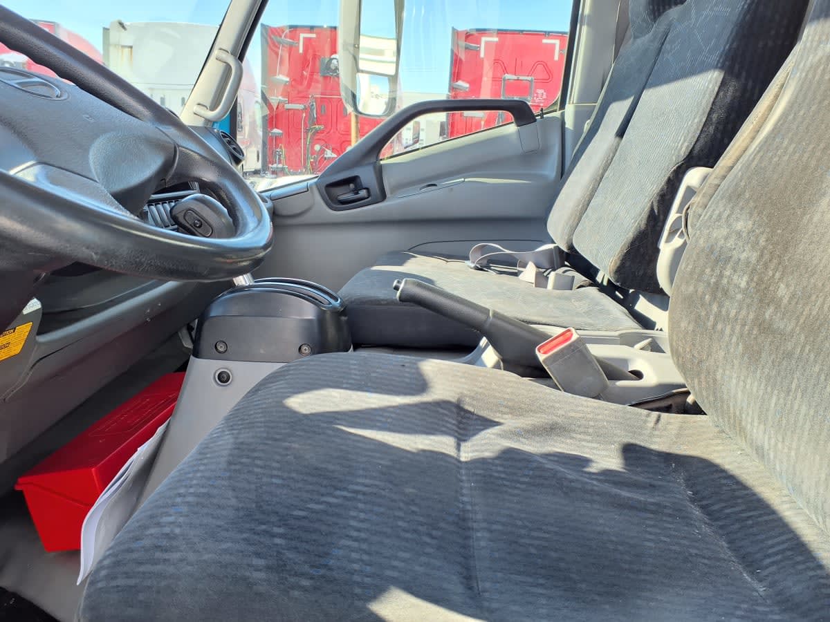 2015 Hino HINO 195 311842