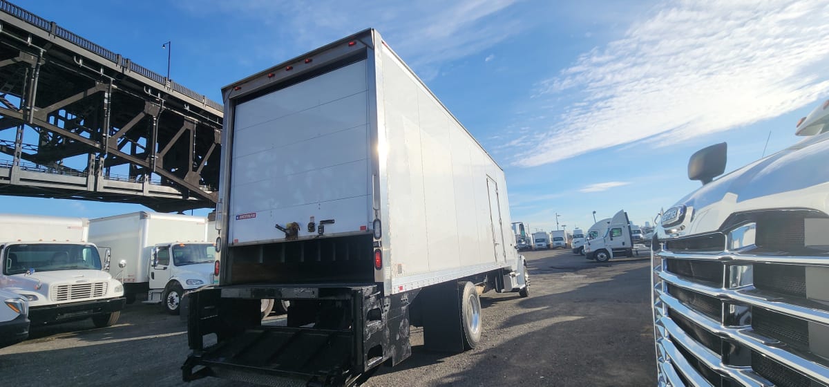 2015 Freightliner/Mercedes M2 106 312293