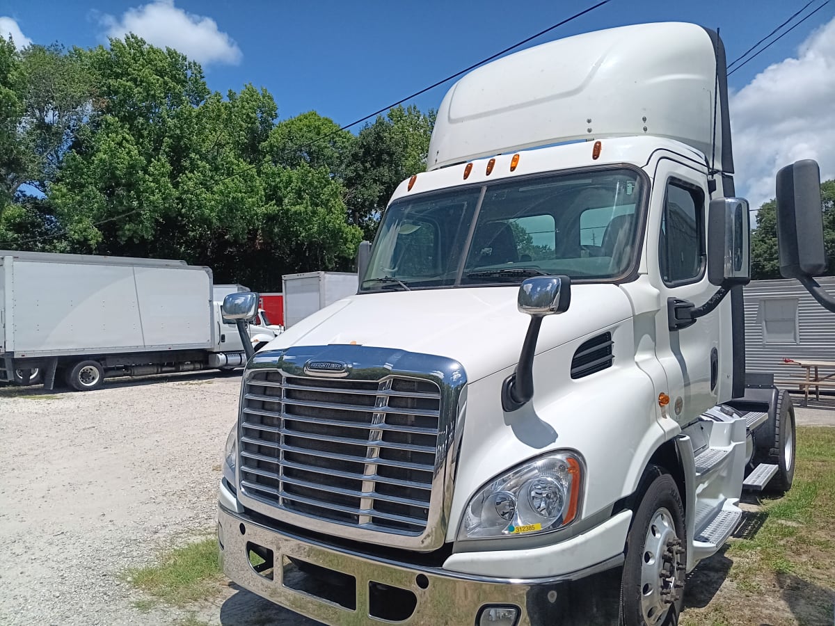 2015 Freightliner/Mercedes CASCADIA 113 312385