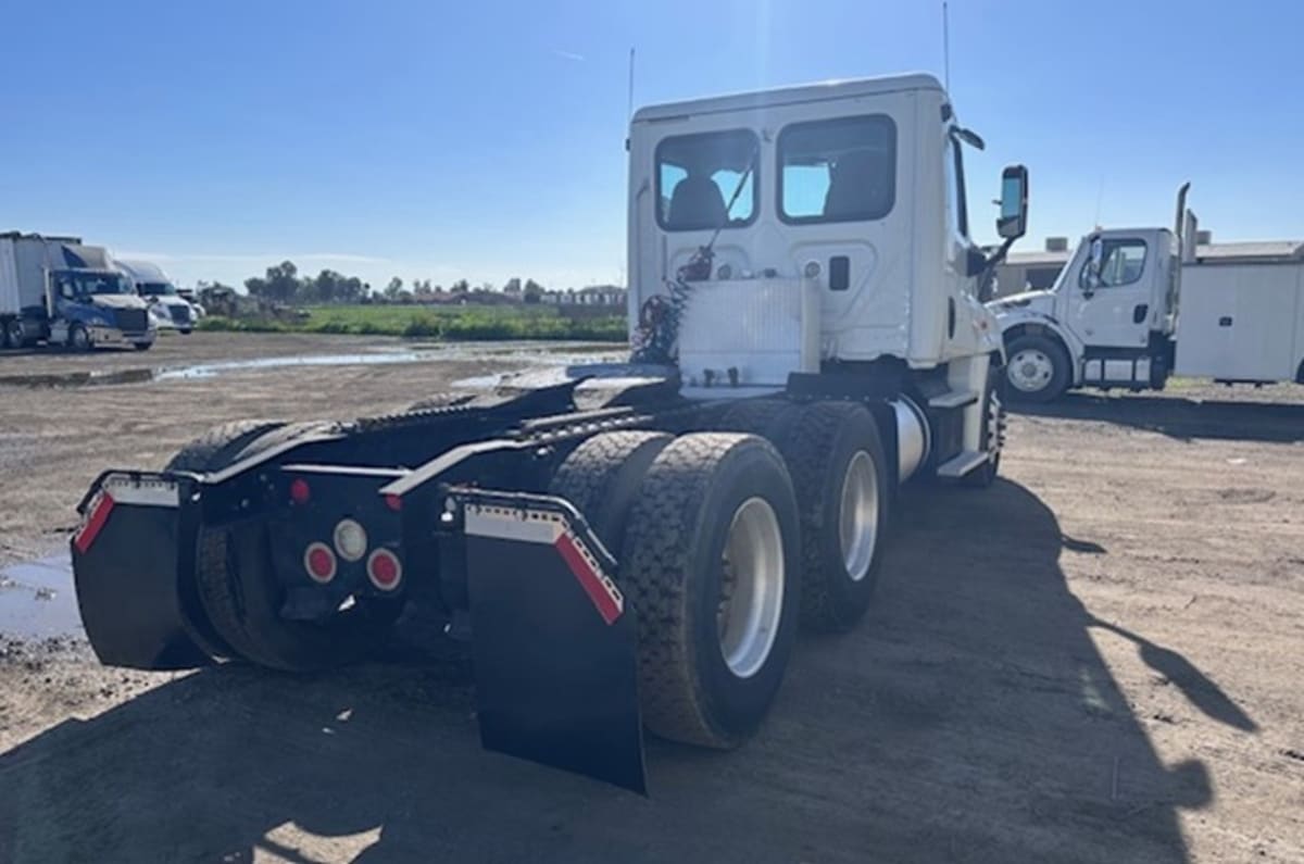 2015 Freightliner/Mercedes CASCADIA 125 312698