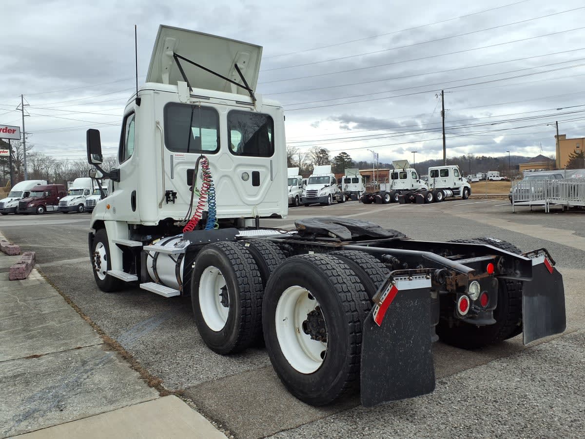 2015 Freightliner/Mercedes CASCADIA 125 312729