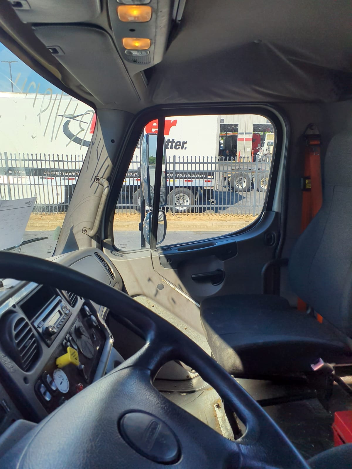 2014 Freightliner/Mercedes M2 106 313626