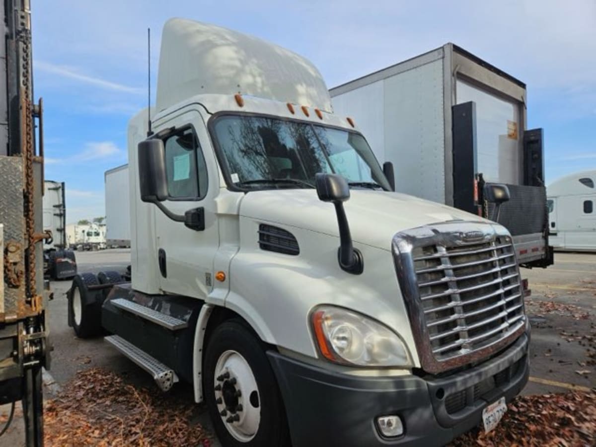 2015 Freightliner/Mercedes CASCADIA 113 313970