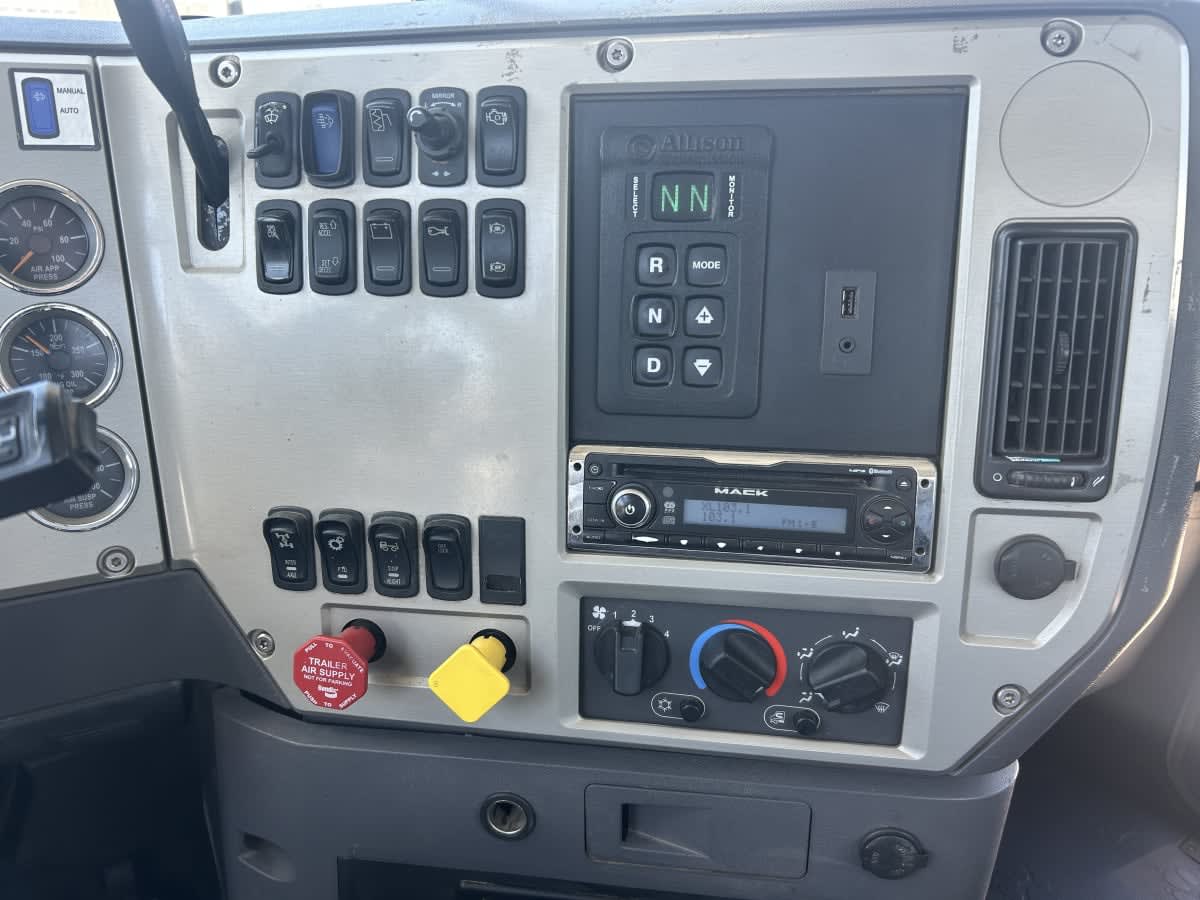 2015 Mack Trucks, Inc. GU 800 314864