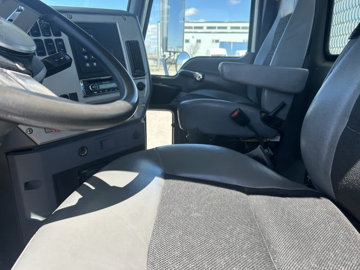 2015 Mack Trucks, Inc. GU 800 314864