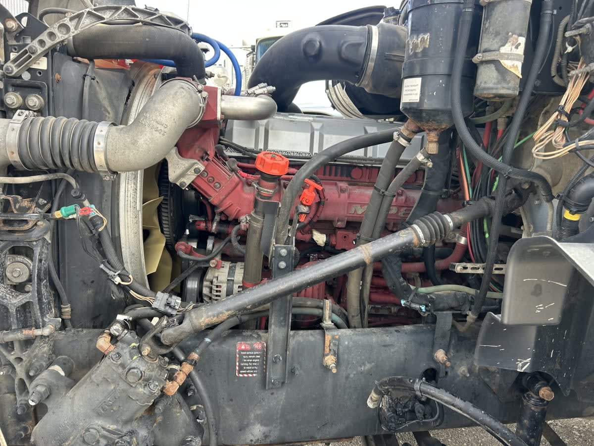 2015 Mack Trucks, Inc. GU 800 314865