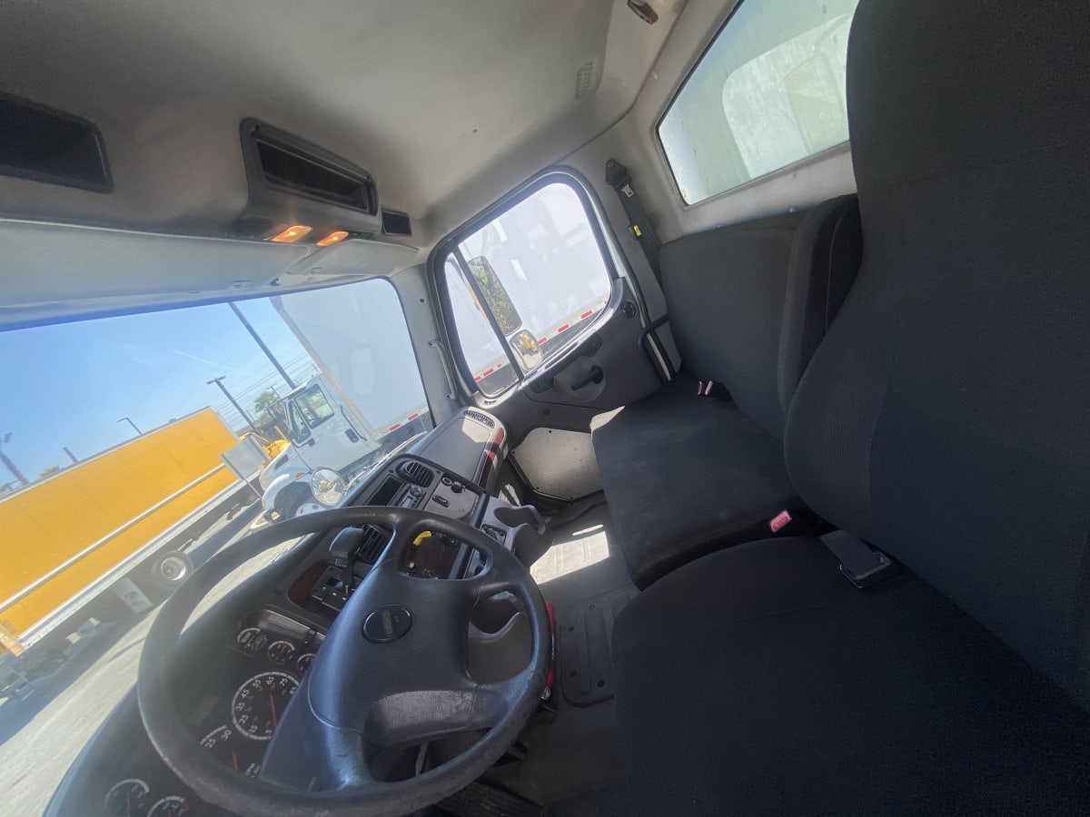 2015 Freightliner/Mercedes M2 106 315053