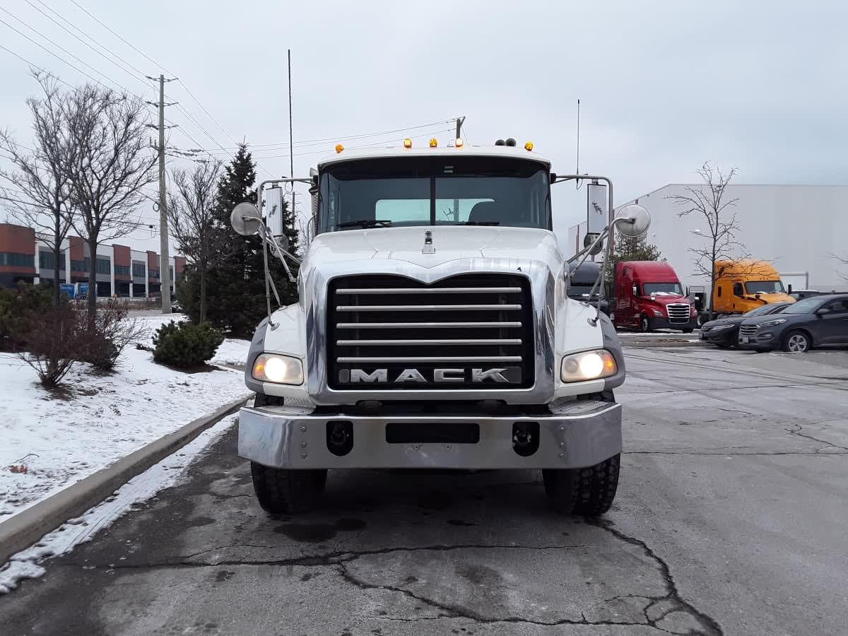 2015 Mack Trucks, Inc. GU813 315973